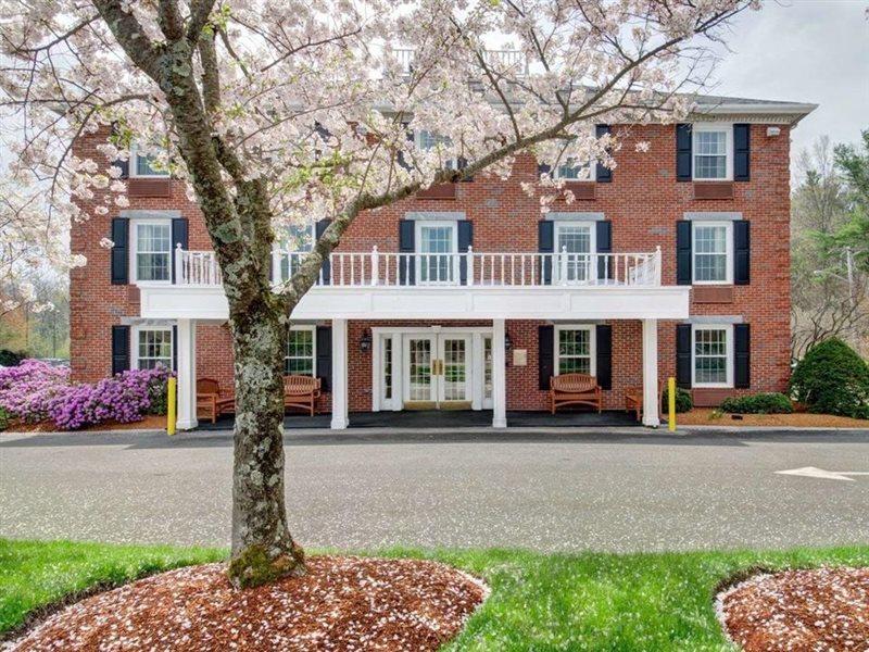 Comfort Foxboro - Mansfield Hotel 2*