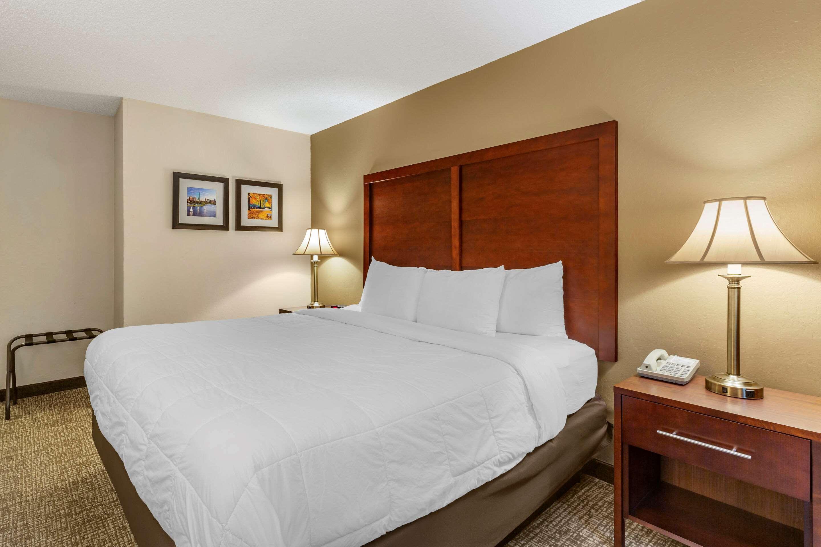 Comfort Foxboro - Mansfield Hotel 2*