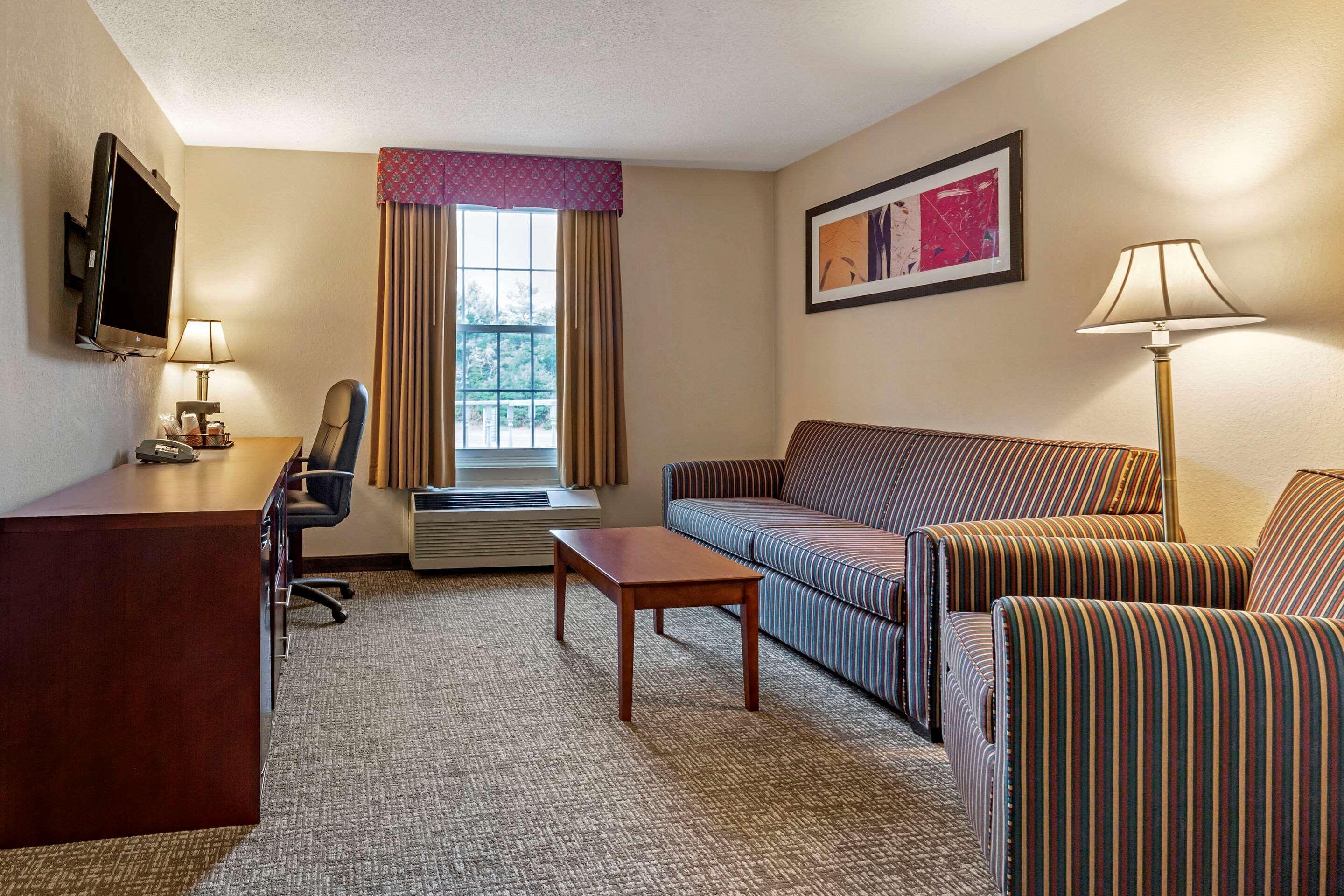 Hotel Comfort Foxboro - Mansfield 2*