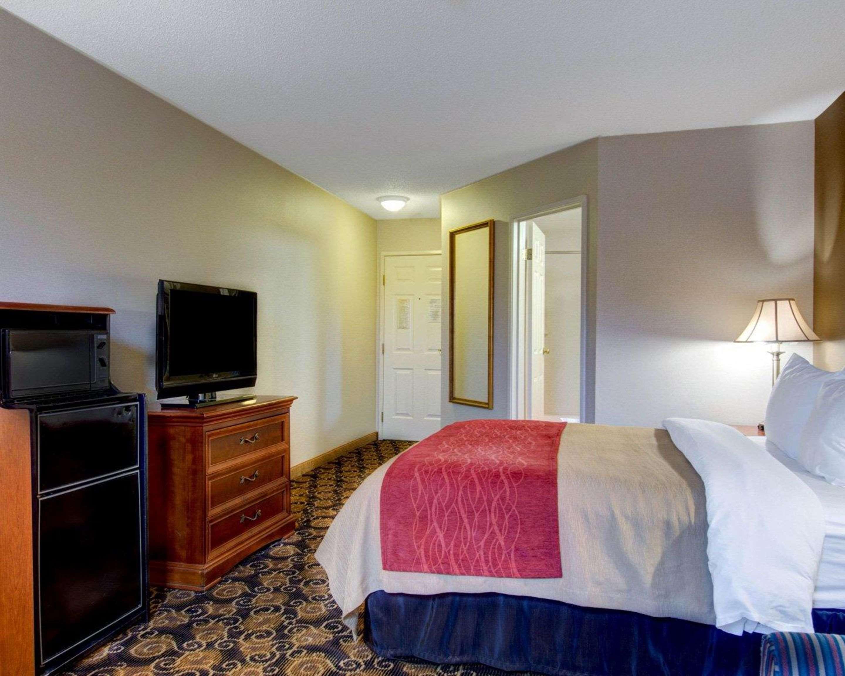 Comfort Foxboro - Mansfield Hotel 2*