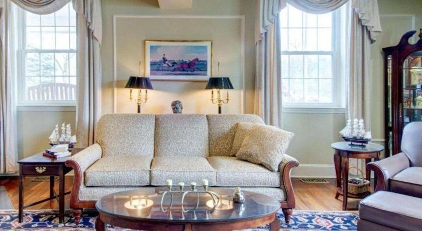 Comfort Foxboro - Mansfield Hotel 2*