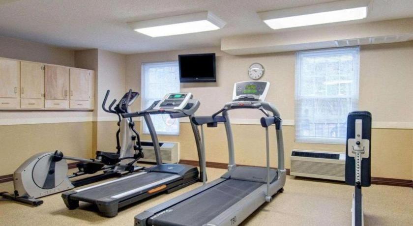 Comfort Foxboro - Mansfield Hotel 2*