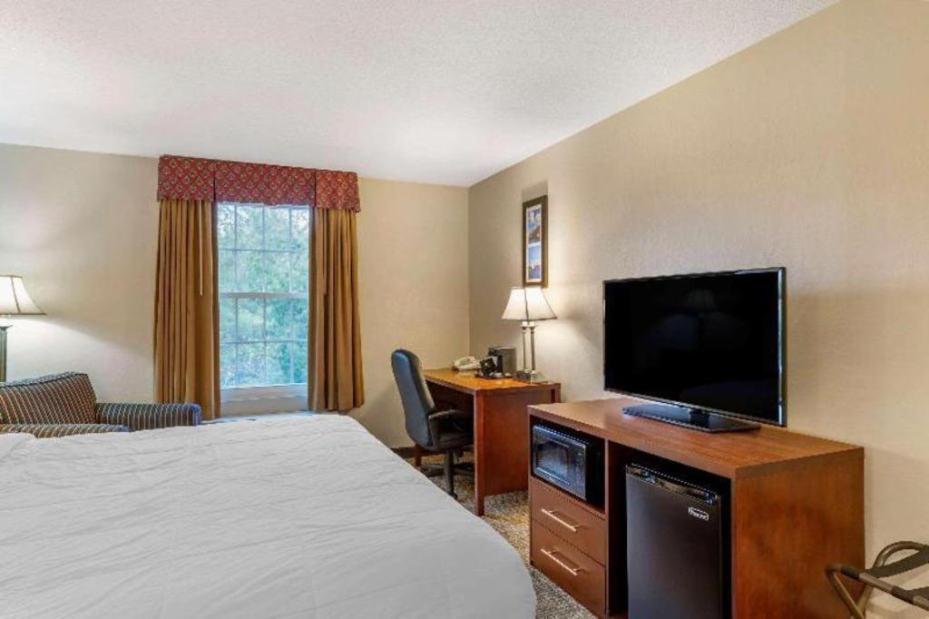 Comfort Foxboro - Mansfield