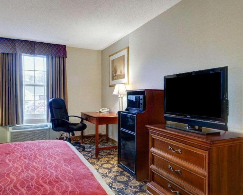 Comfort Foxboro - Mansfield Hotel 2*