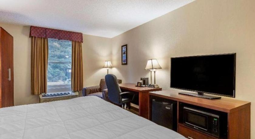 Hotel Comfort Foxboro - Mansfield 2*